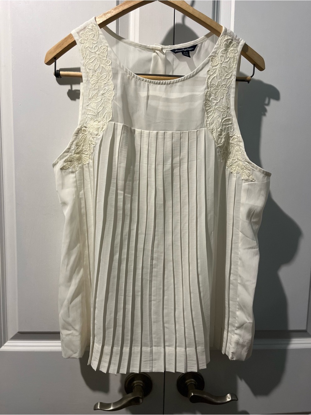 American Eagle Outfitters Ivory Pleated Lace-Shoulder Top XL